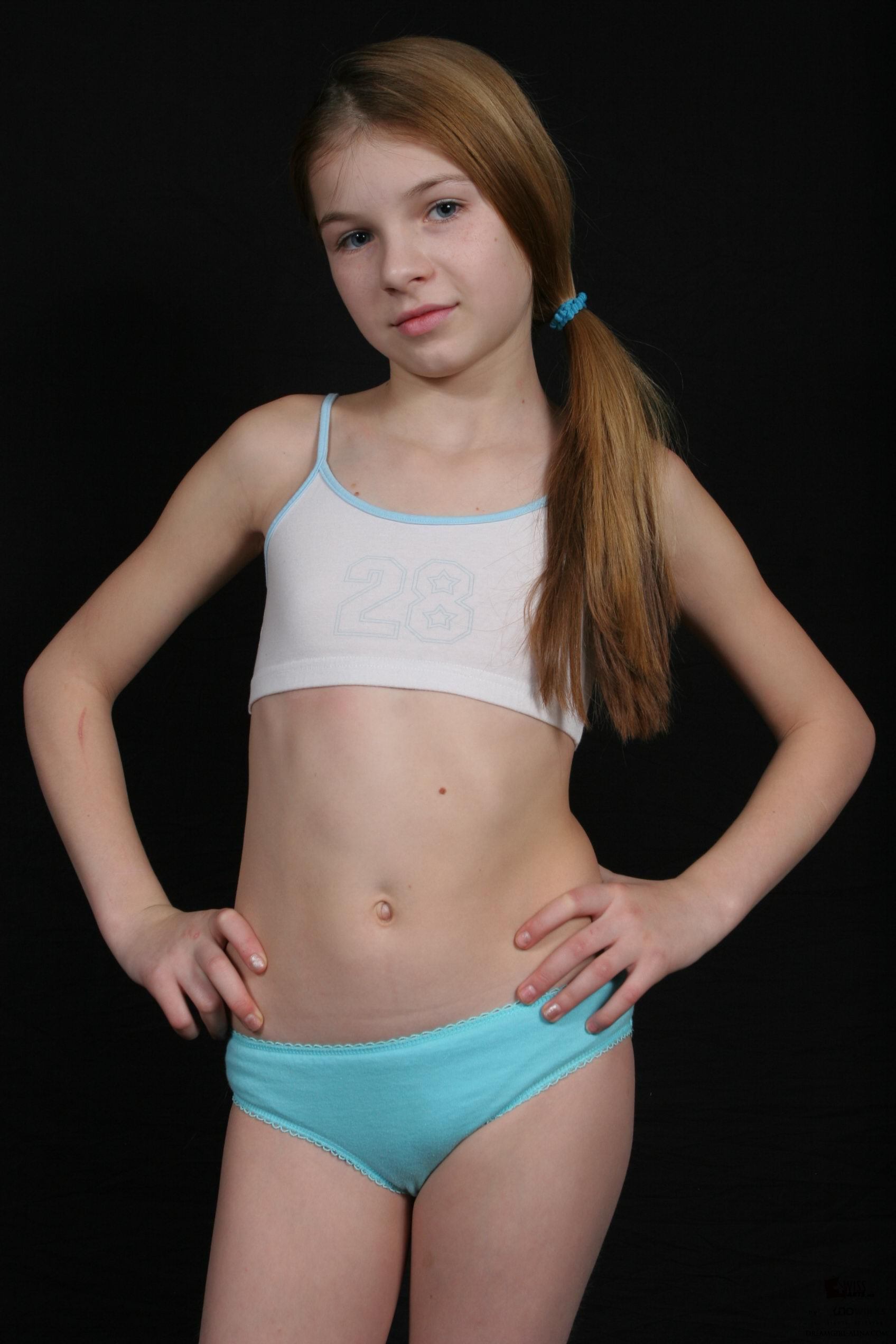 Swiss_Arts_-_Alina　3700