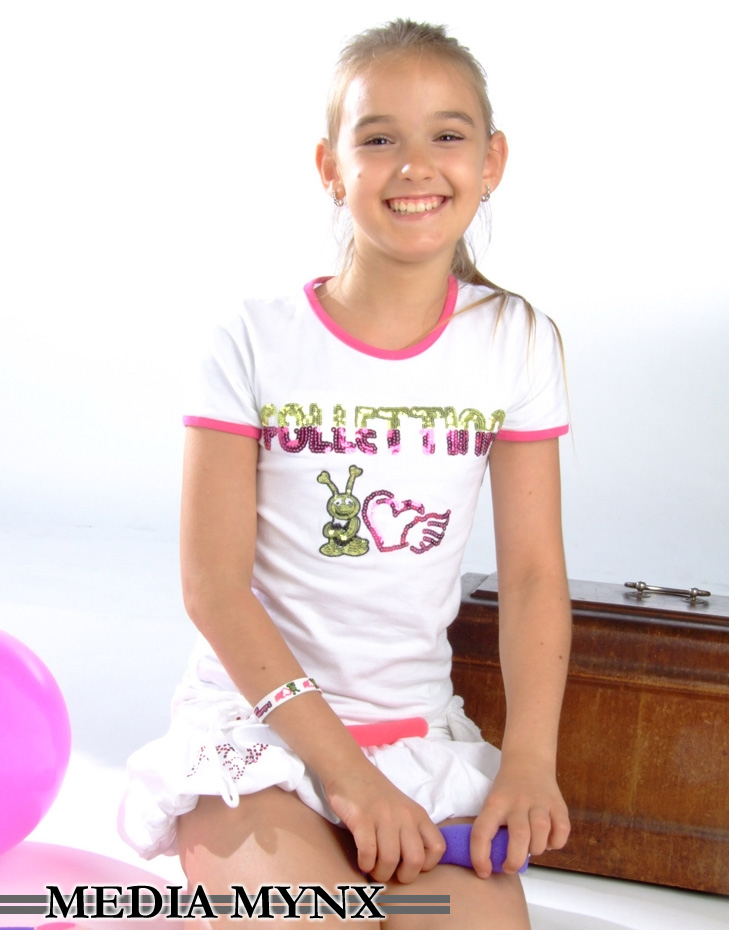 Media_Mynx_-_Adrienn　1310